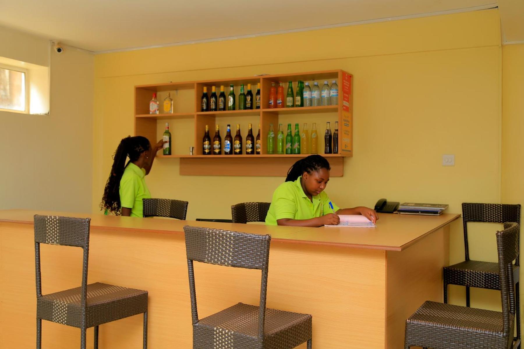 Acactus Hotel Kampala Exterior photo