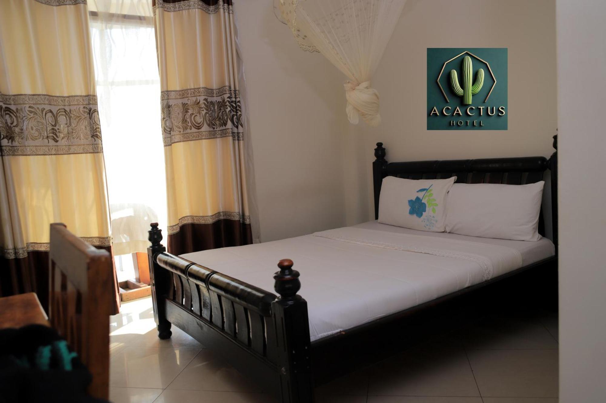 Acactus Hotel Kampala Exterior photo